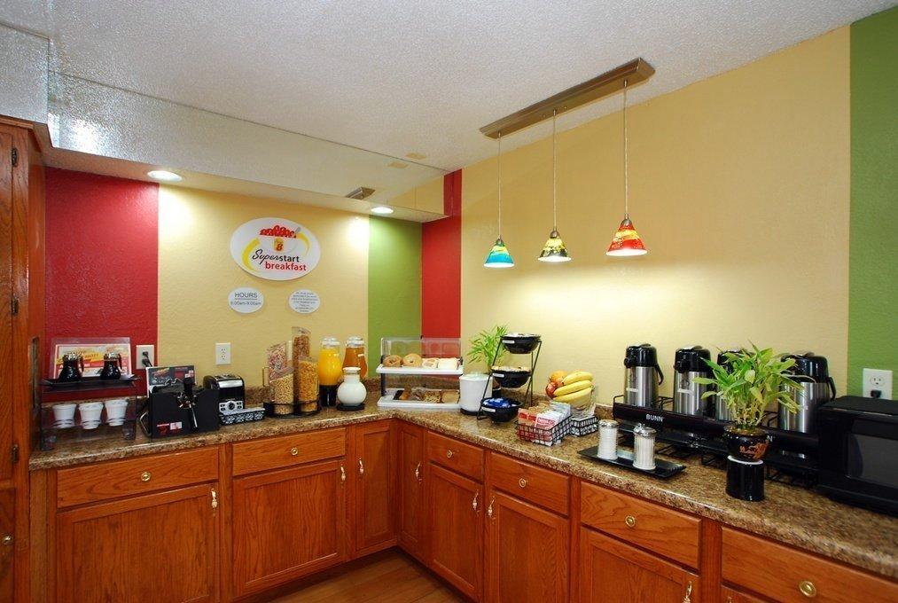 Motel Super 8 By Wyndham Anderson/Clemson Area Restaurant photo